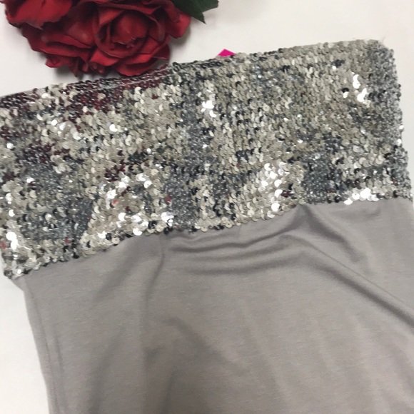 3/$25 Bebe Sequins Strapless Grey Top 🌵 - Picture 3 of 4